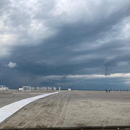 Vega Beach Apartment Mamaia Exterior photo